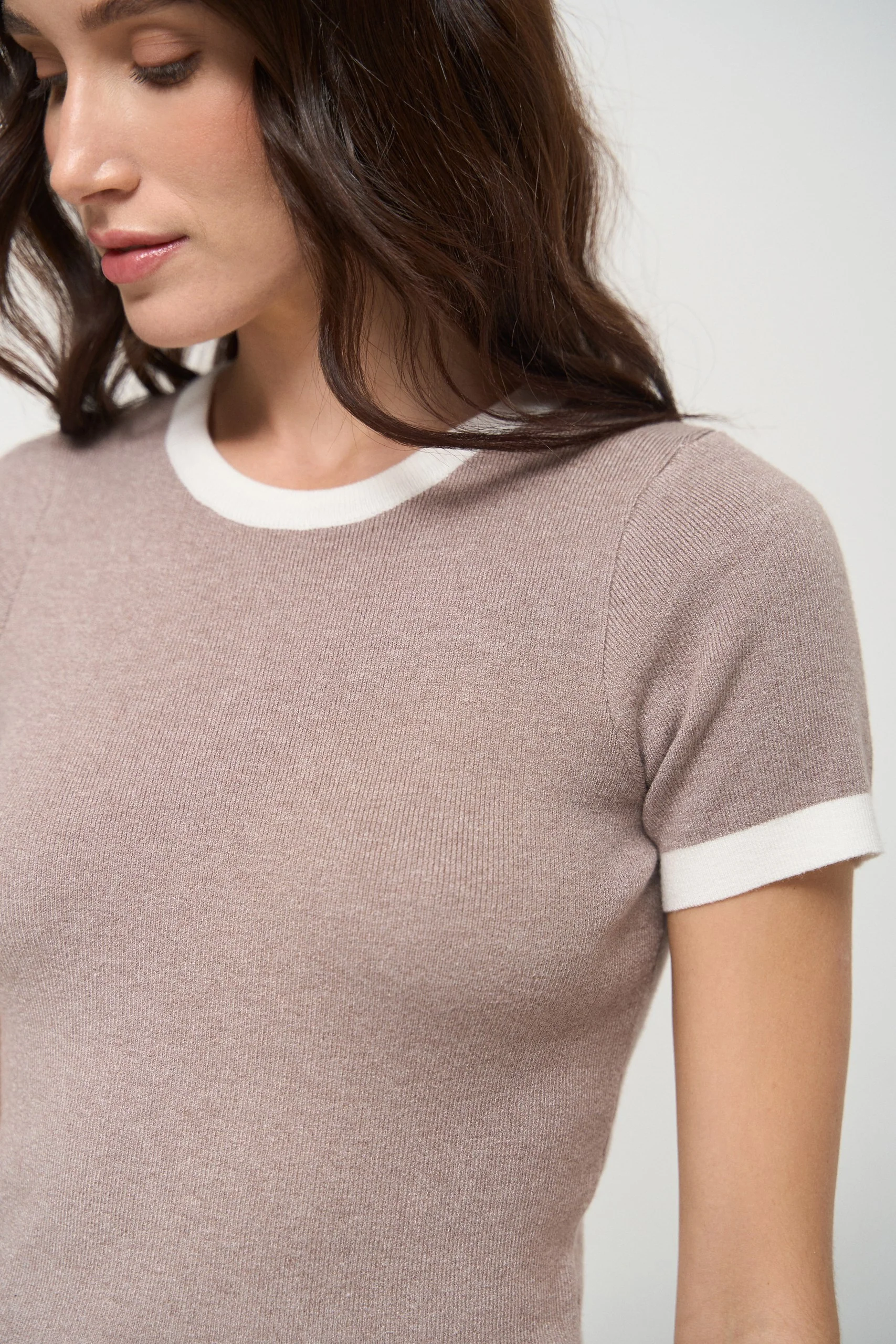 Beige Contrast Trim Knit T-Shirt - Image 3