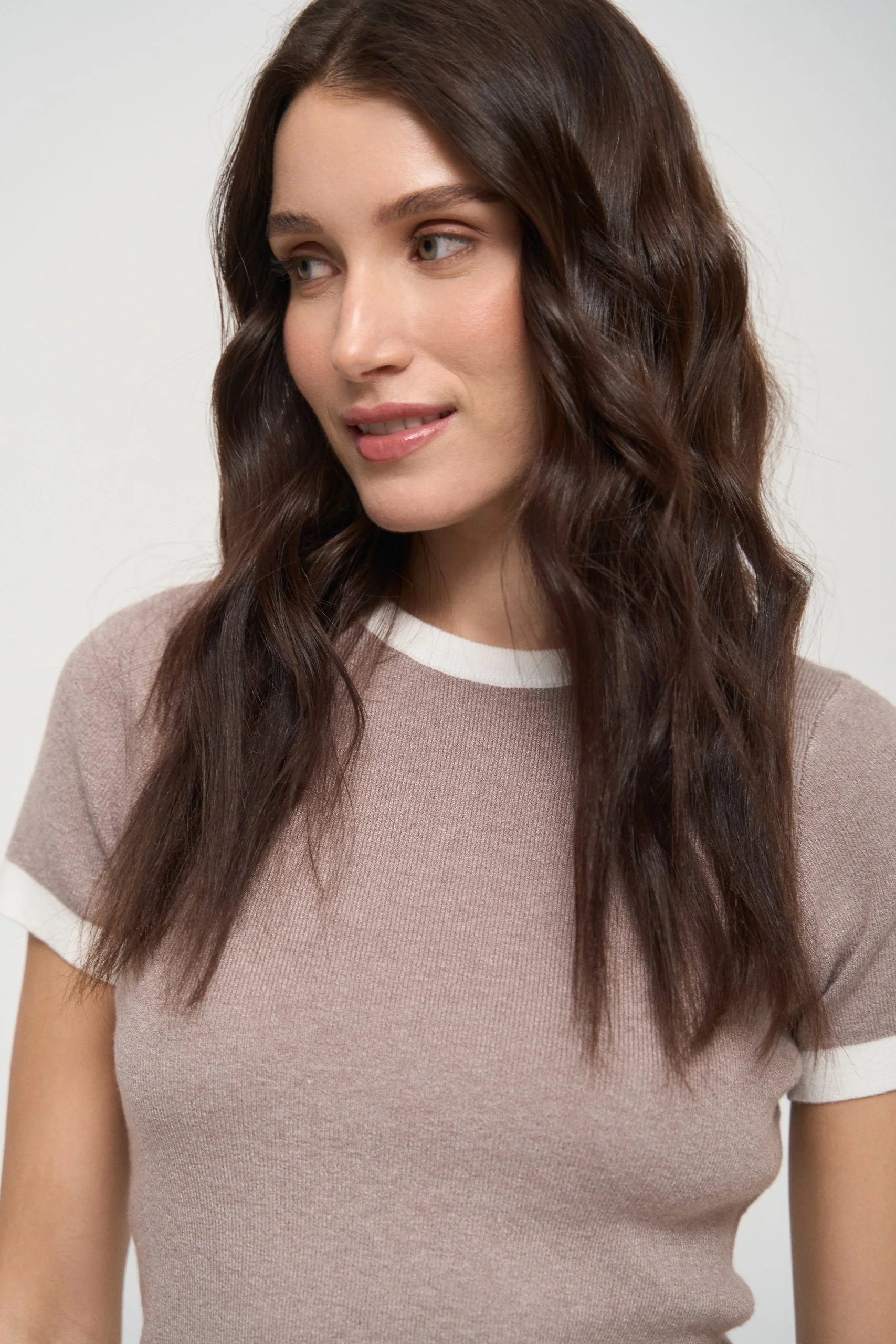 Beige Contrast Trim Knit T-Shirt - Image 4