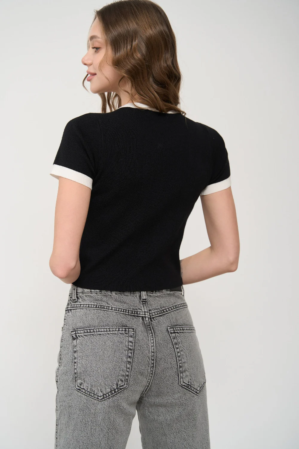 Black Contrast Trim Knit T-Shirt - Image 4