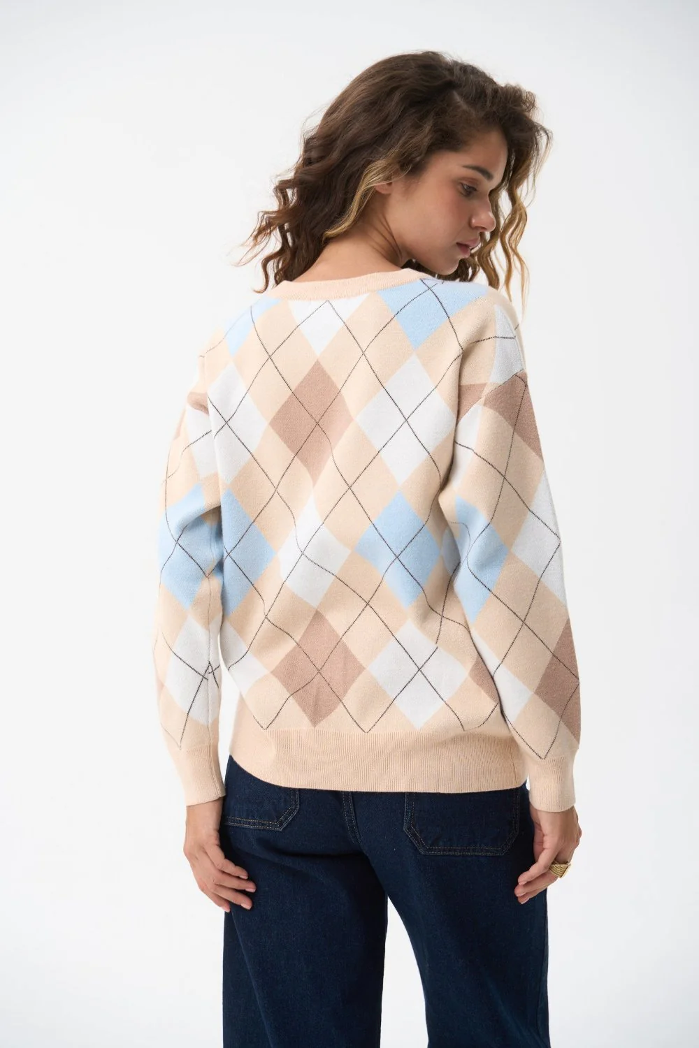 White Diamond Pattern Knit Sweater - Image 5